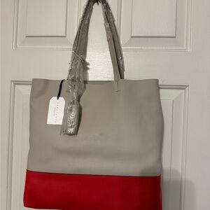 Elegant Two-Tone Drifter Tote Bag in Gray and Red by Sanctuary